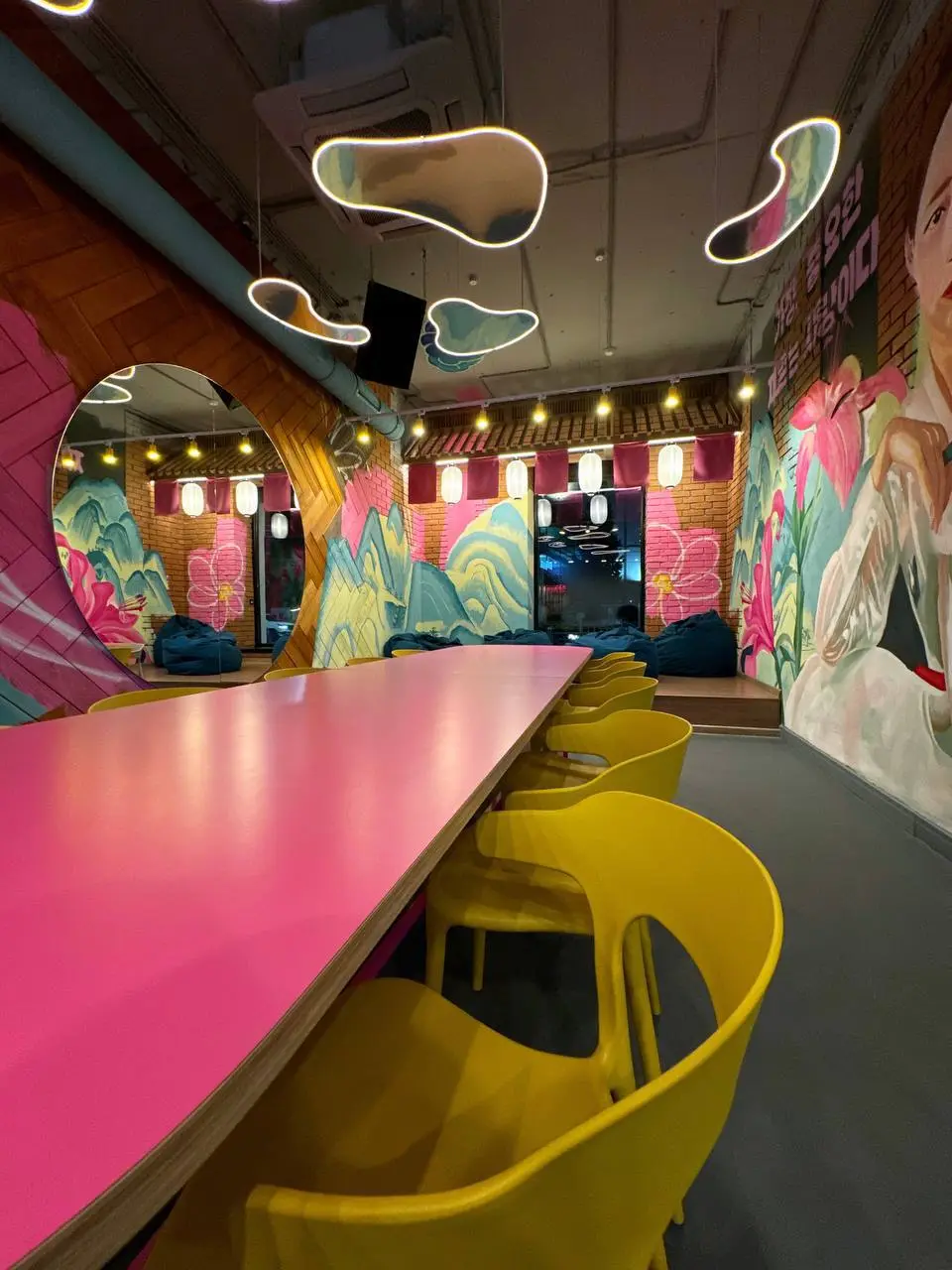 CHICKO Corn-Dog Restaurant: custom furniture by ARTIDOM in Stavropol, Russia, photo 4