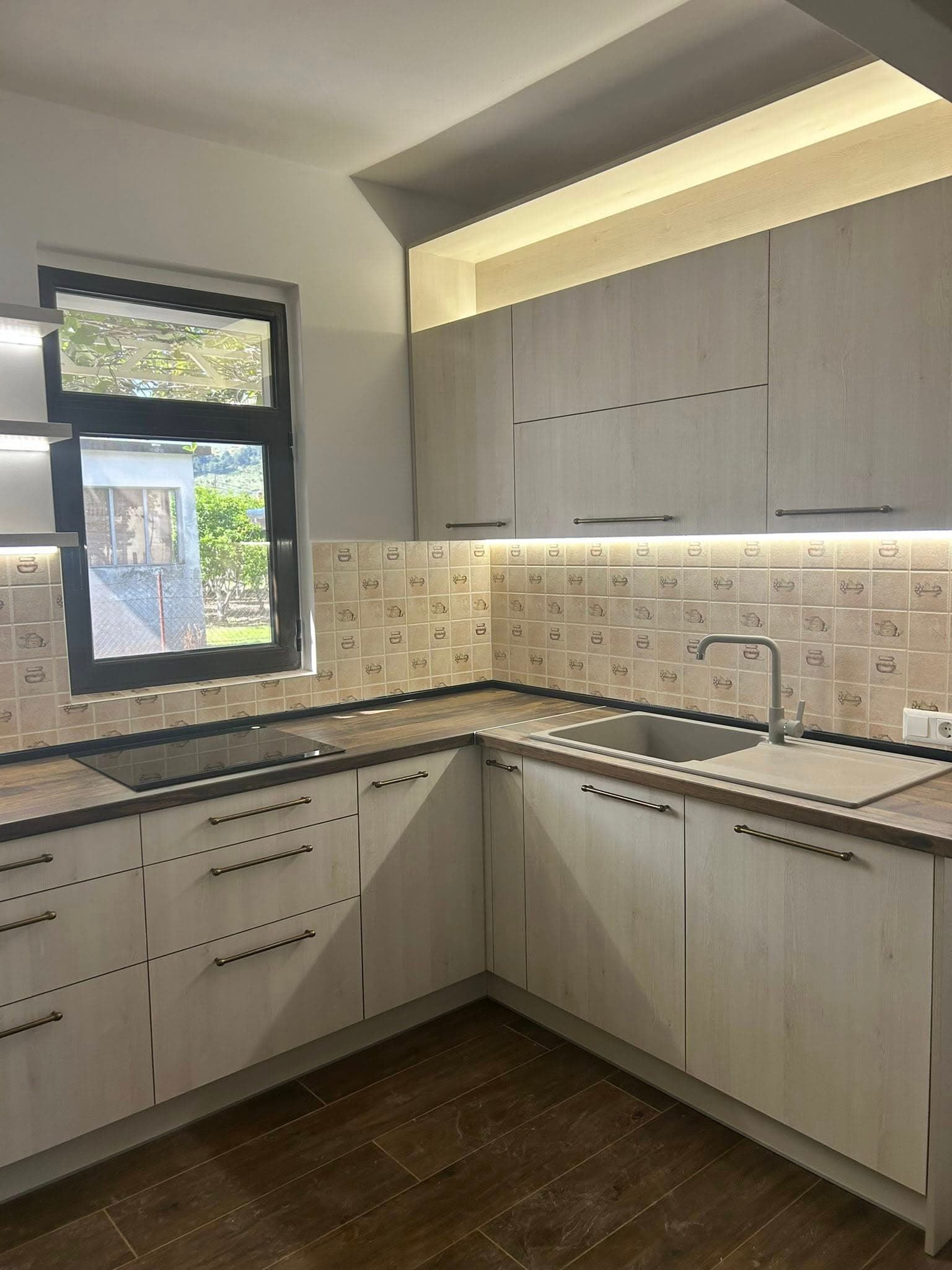 Kuhinja po mjeri za apartman 6