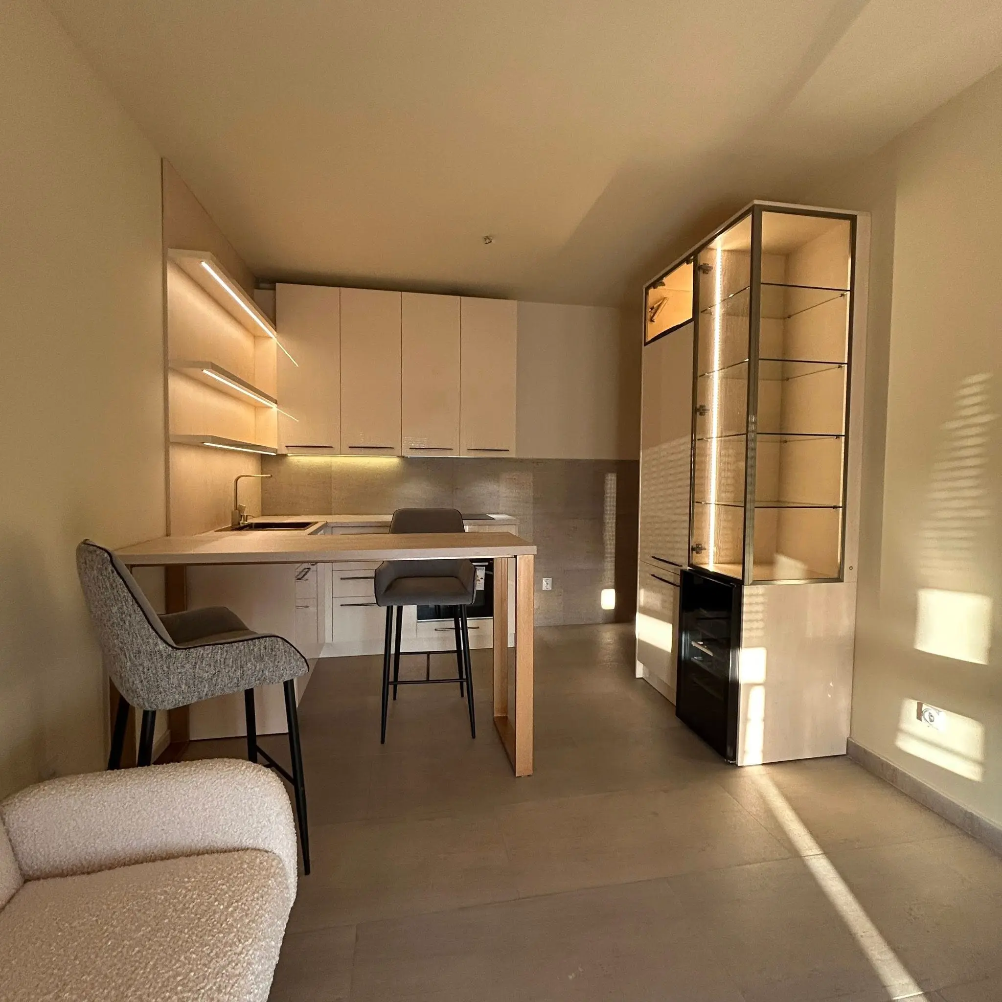 Warm minimal apartment by ARTIDOM